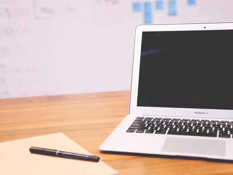 Vì Sao Công Cụ Tạo Website Bằng AI Đang Trở Thành Lựa Chọn Mặc Định Của Doanh Nghiệp Mới